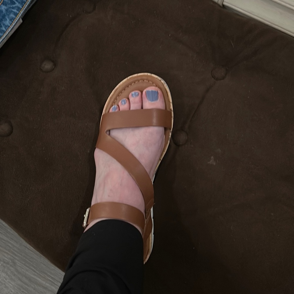 Unisa Brown Strappy Sandals Unkanoa Sz 8.5 NIB